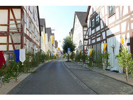 Fronleichnamsaltäre in den Naumburger Straßen (© Karl-Franz Thiede)